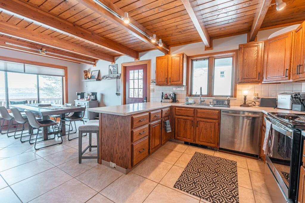 Holiday home New! Access & Water Toys & Fireplace Arrowhead Lake