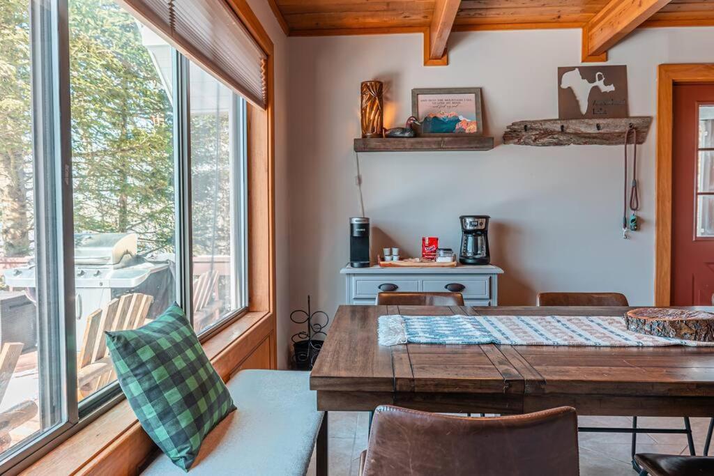 New! Access & Water Toys & Fireplace Holiday home Arrowhead Lake