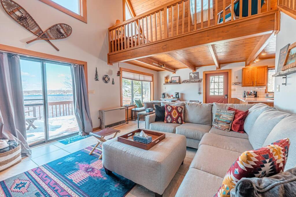 New! Access & Water Toys & Fireplace Holiday home Arrowhead Lake