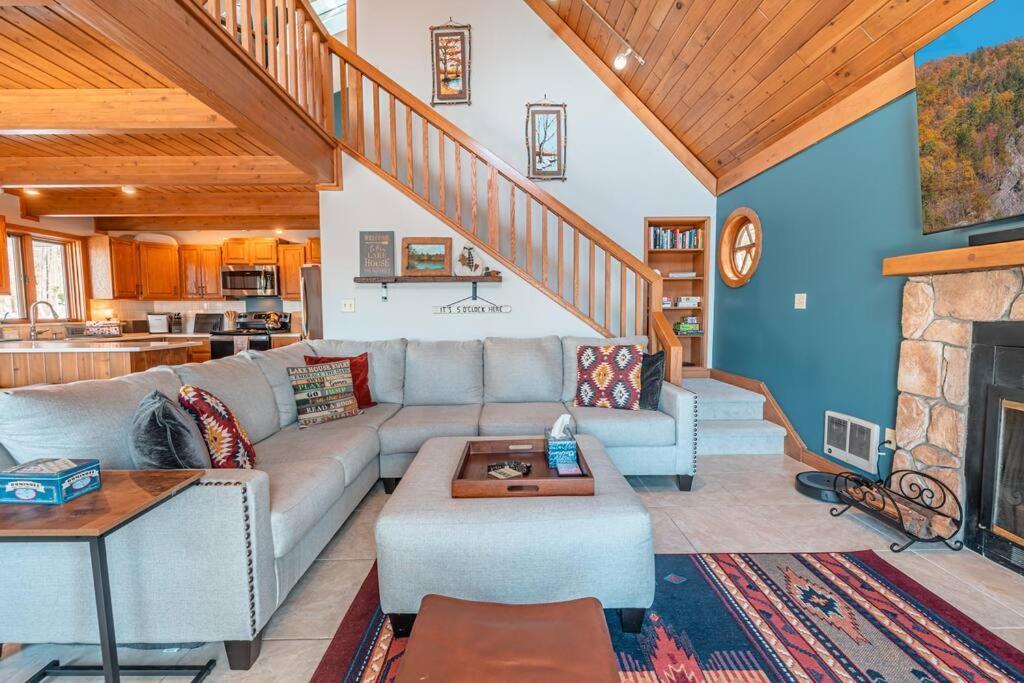 New! Access & Water Toys & Fireplace *